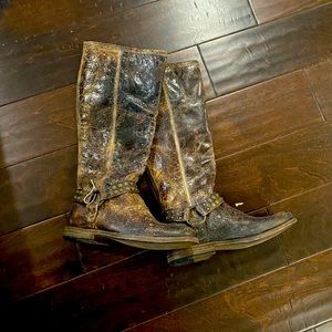 Brand New Frye Distressed Phillip Boots Women Size 7